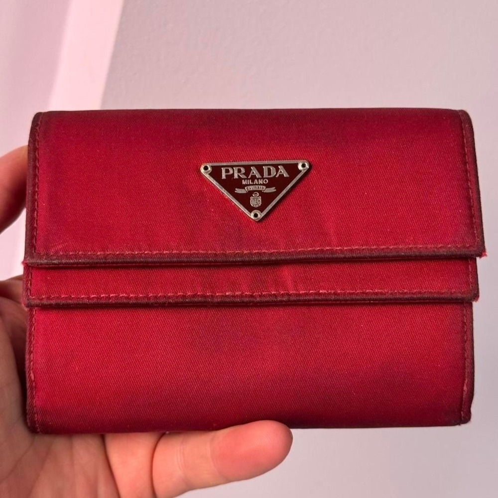 PRADA Red Nylon Wallet Red Pockets Cash & Cards Holder - Picture 4 of 8